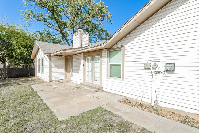 Photo - 2006 Twisted Oak Cir House