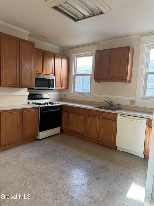 Photo - 535 Hamilton St