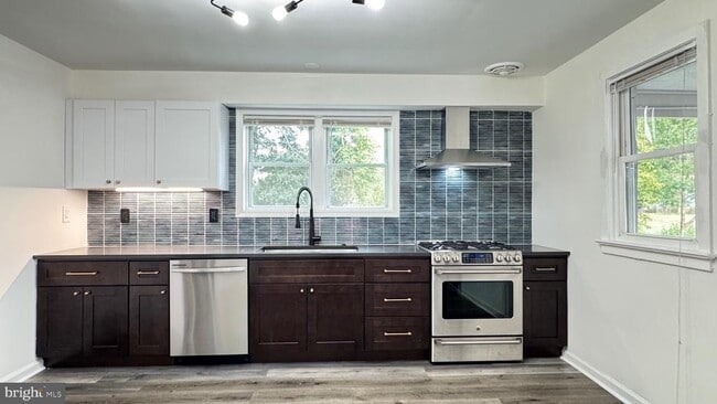 Building Photo - 9 E Somerdale Rd Rental