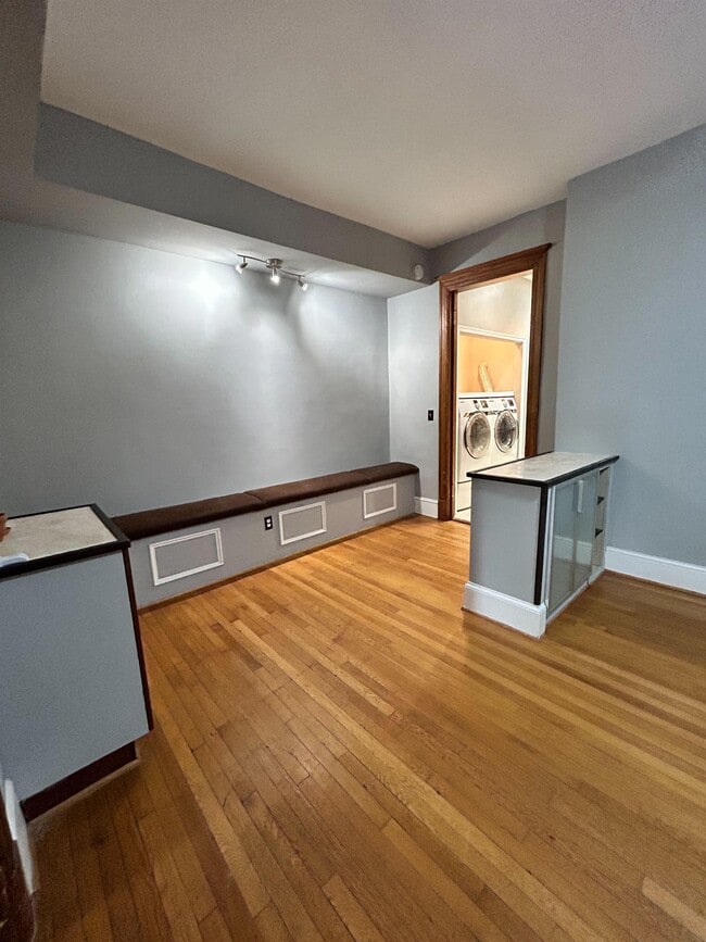 Photo - 1437 E Capitol St SE