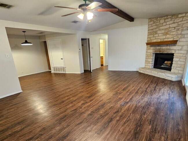 Photo - 802 Kimberly St