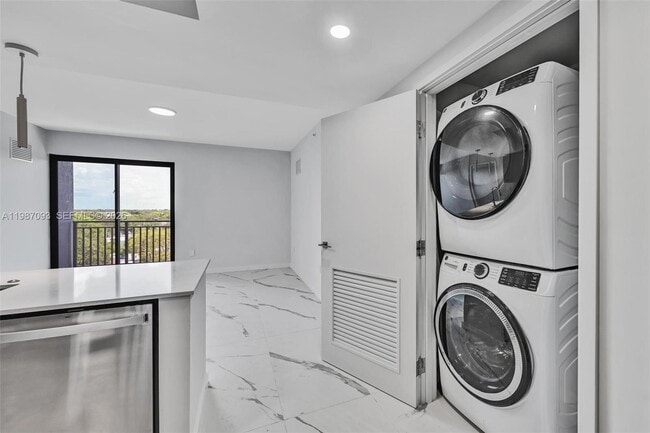 Photo - 840 NE 130th St Unit 505