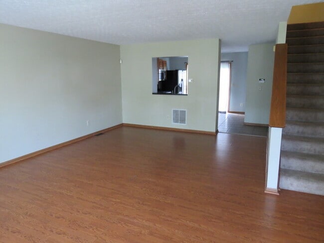 Photo - 268 Chatterly Ln