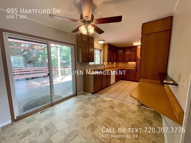 Photo - 995 Hartford Dr