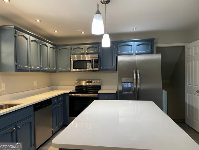 Photo - 220 Freestone Dr