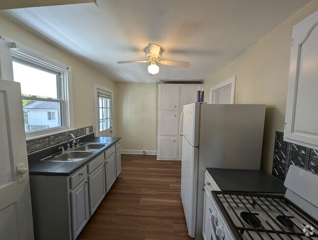 Building Photo - Carnegie - 3 BR + 1 Bath Single Family Hou... Rental