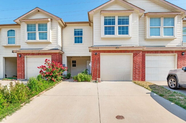 Photo - Modern 3BD Townhome Near DFW Airport & Major Highways