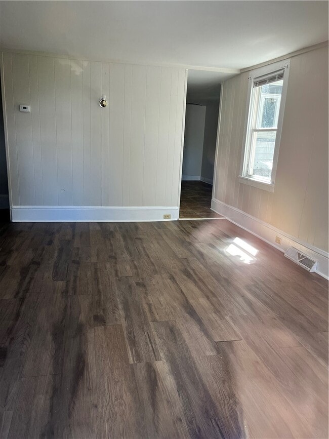 369 W Fourth St