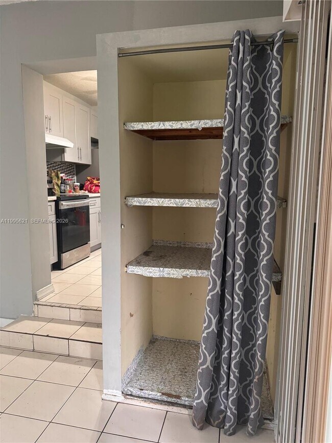 Photo - 3830 SW 31st St