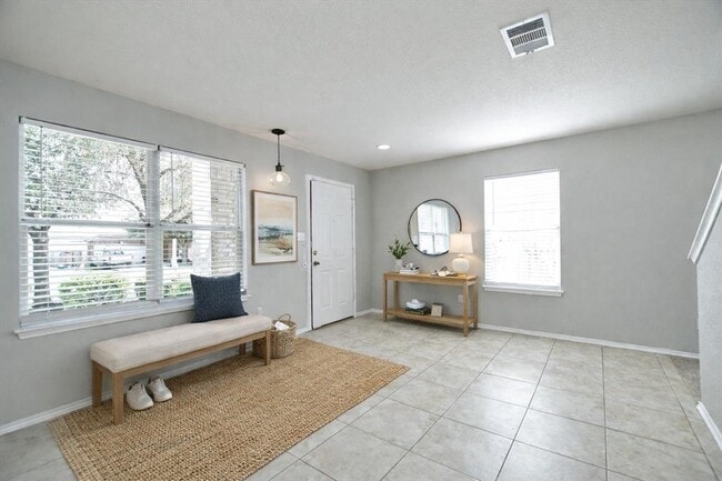 Photo - 102 Blanco Woods Blvd