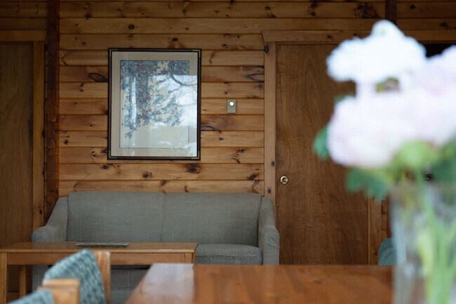 Building Photo - 2689 Muskoka District Road 118 West Unit ID1314775P