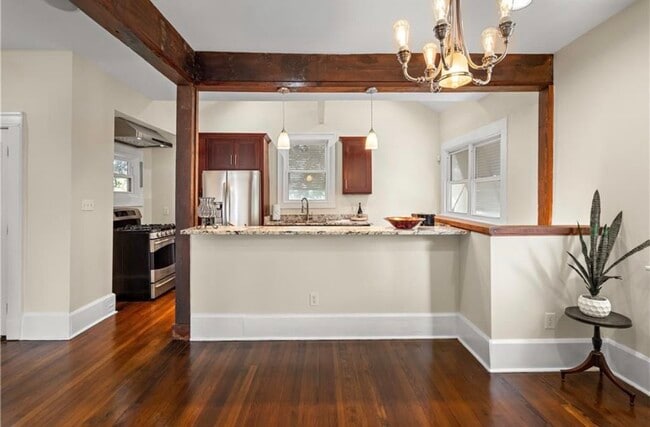 Photo - 5815 S Robertson St