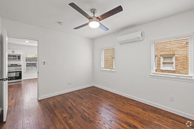 1BR, 1BA - 525SF - Bedroom - 5910 Oram St