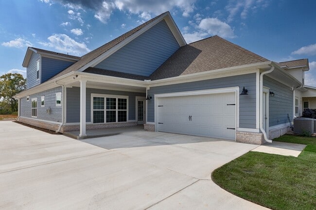 Photo - Luxury Craftsman Home in Monrovia Springs