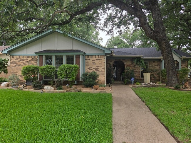 Building Photo - 2941 Ridgewood Dr