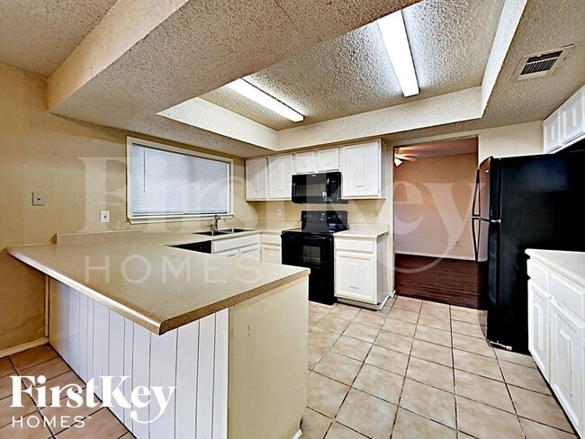 7431 Bayberry Ln