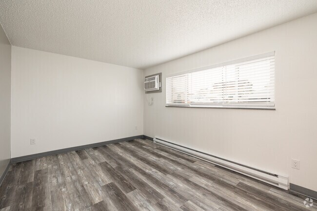 1BR, 1BA - 650SF - Living Room