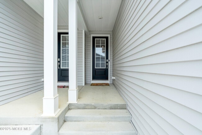 Photo - 303 Pilot St