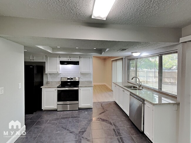 Photo - 1303 Hillsdale Dr