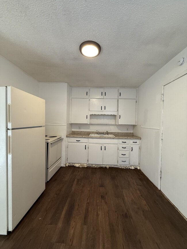 Photo - 824 Vanda Ave