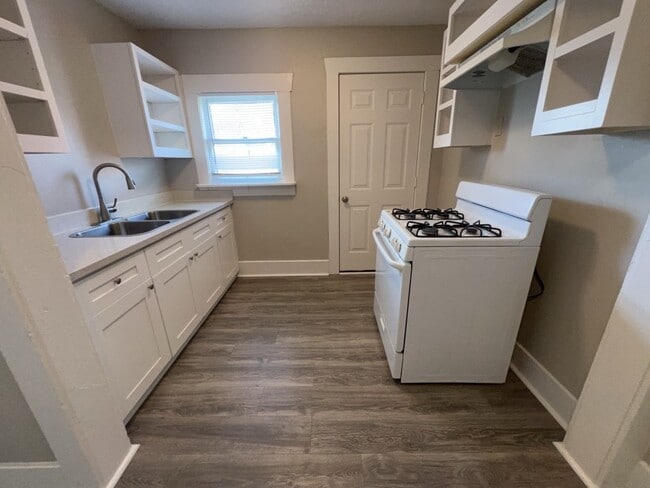 Photo - 6913 Avenue L