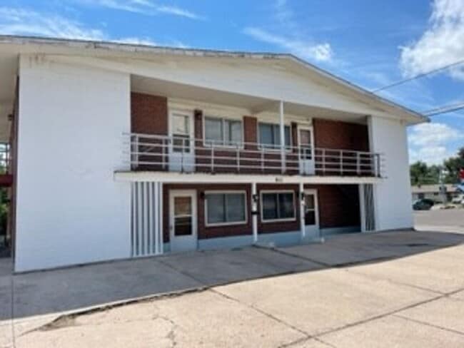 Building Photo - 811 W 31st St Unit Apt 1