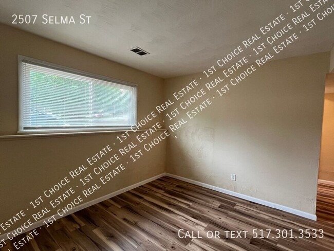 Photo - 2507 Selma St
