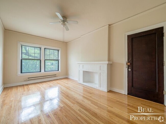 Building Photo - 1 bedroom in EVANSTON IL 60202 Unit W1 Rental