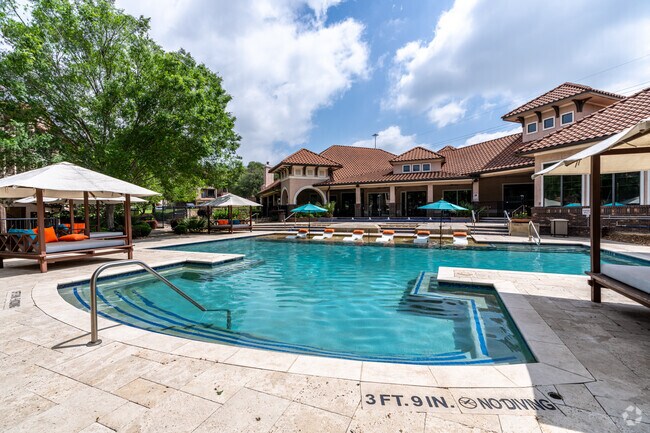 Resort-Style Pool