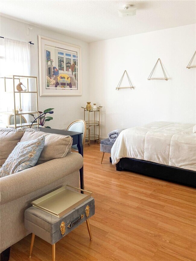 Photo - 820 Euclid Ave Unit 203