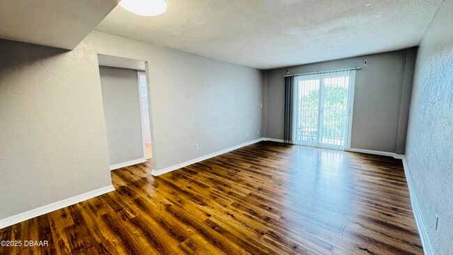 Photo - 732 N Halifax Ave Unit #404