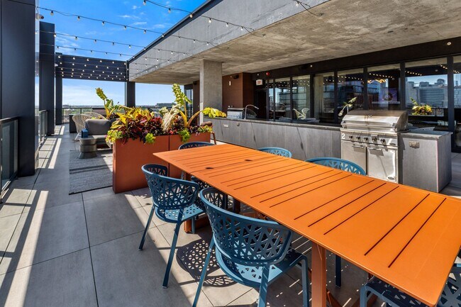 Patio Grill Space at The Mason Apartments in Chicago, IL 60607