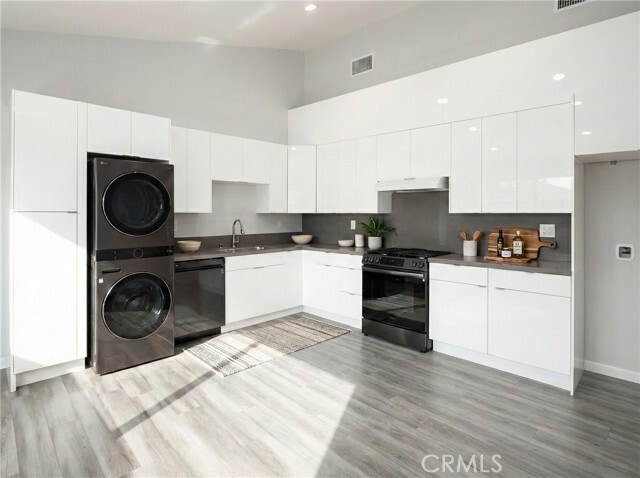 Building Photo - 8460 Nestle Ave