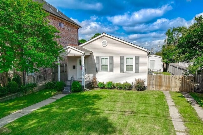 Photo - 704 Metairie Lawn Dr