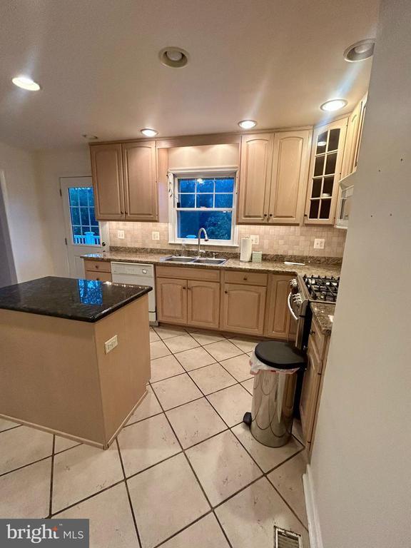 Photo - 1007 Jones Rd