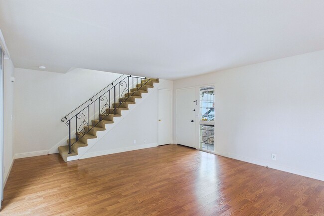 Photo - 1333 Regent St