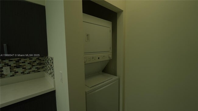 Photo - 729 NW 2nd St Unidad 717