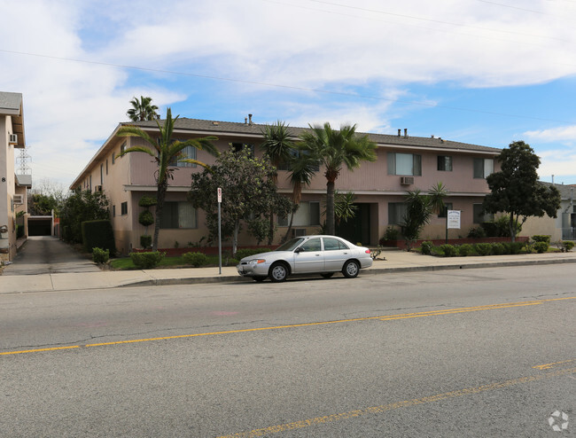 Building Photo - 6444 Tujunga Ave Rental