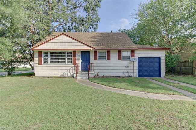 Building Photo - Welcome To Vintage Split-Level Living!