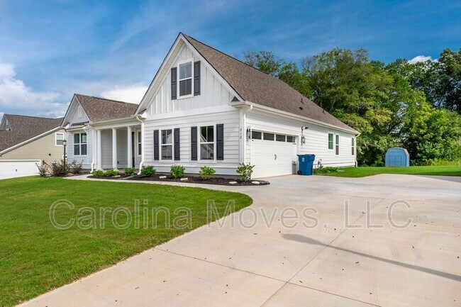 Photo - 212 Deerview Trl