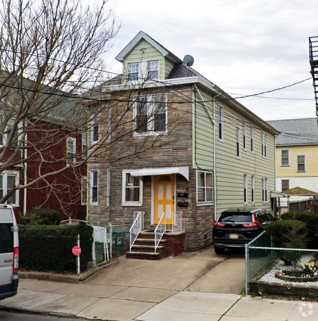Building Photo - 1056 North Ave Rental