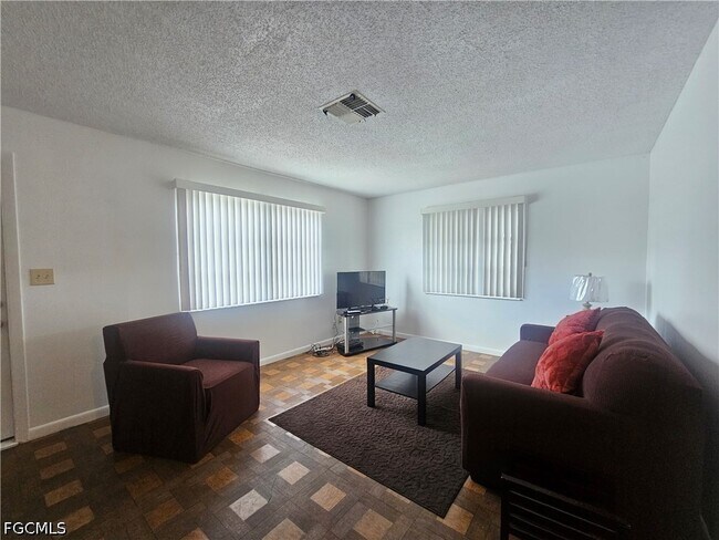 Photo - 34 Desert Candle Cir