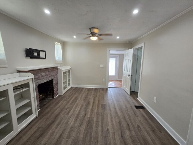 Photo - 717 Illinois Ave