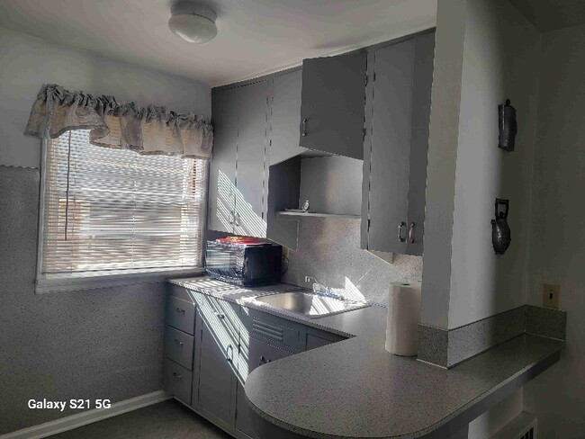 Photo - 112 W 9th St Unit 8