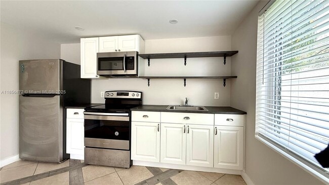 Photo - 534 SW 6th Ct Apartment Unit 3