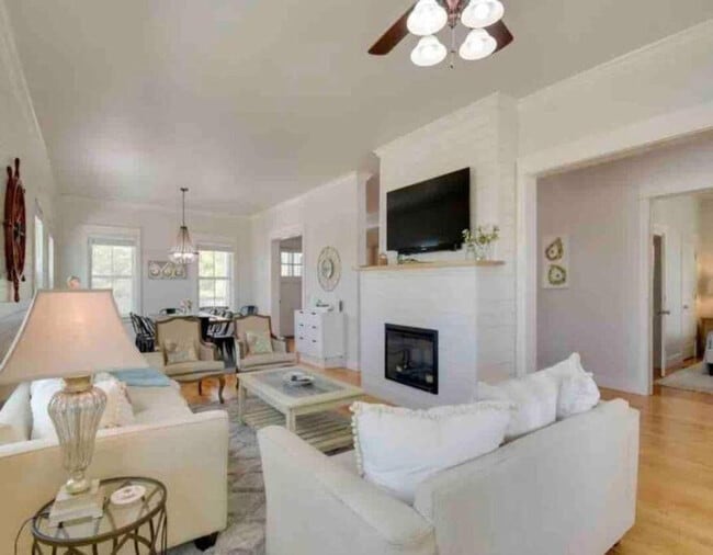 Building Photo - 15 Meeting St Unit ID1330444P