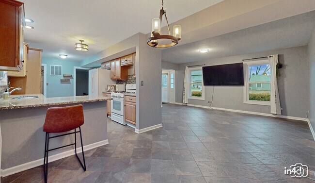 Photo - 239 Capitol Dr