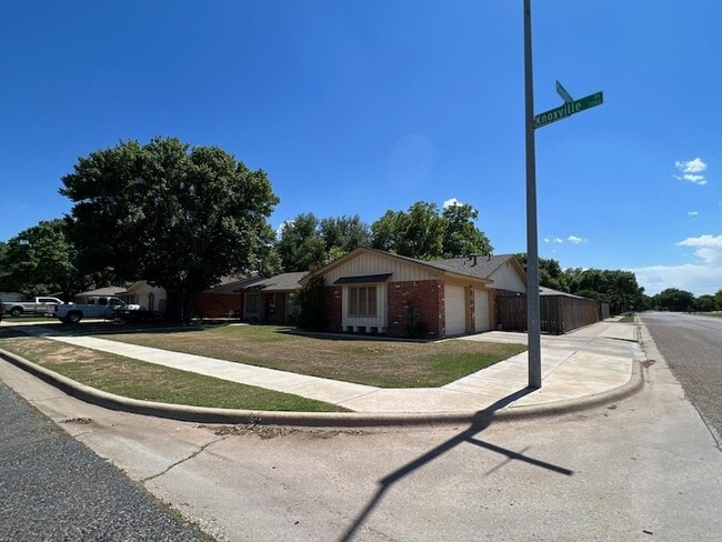 Photo - 7702 Knoxville Dr