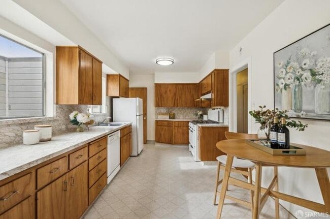 Photo - 827 38th Ave