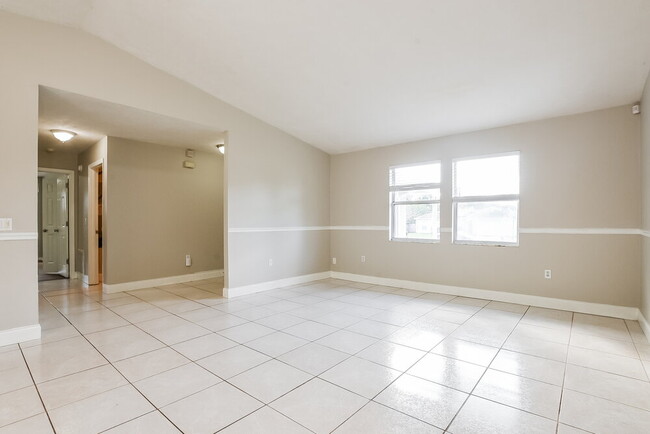 Photo - 1819 E Glancy Dr